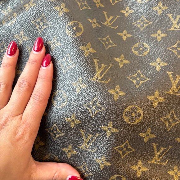Louis Vuitton Monogram Artsy MM Shoulder Bag - Picture 3 of 16